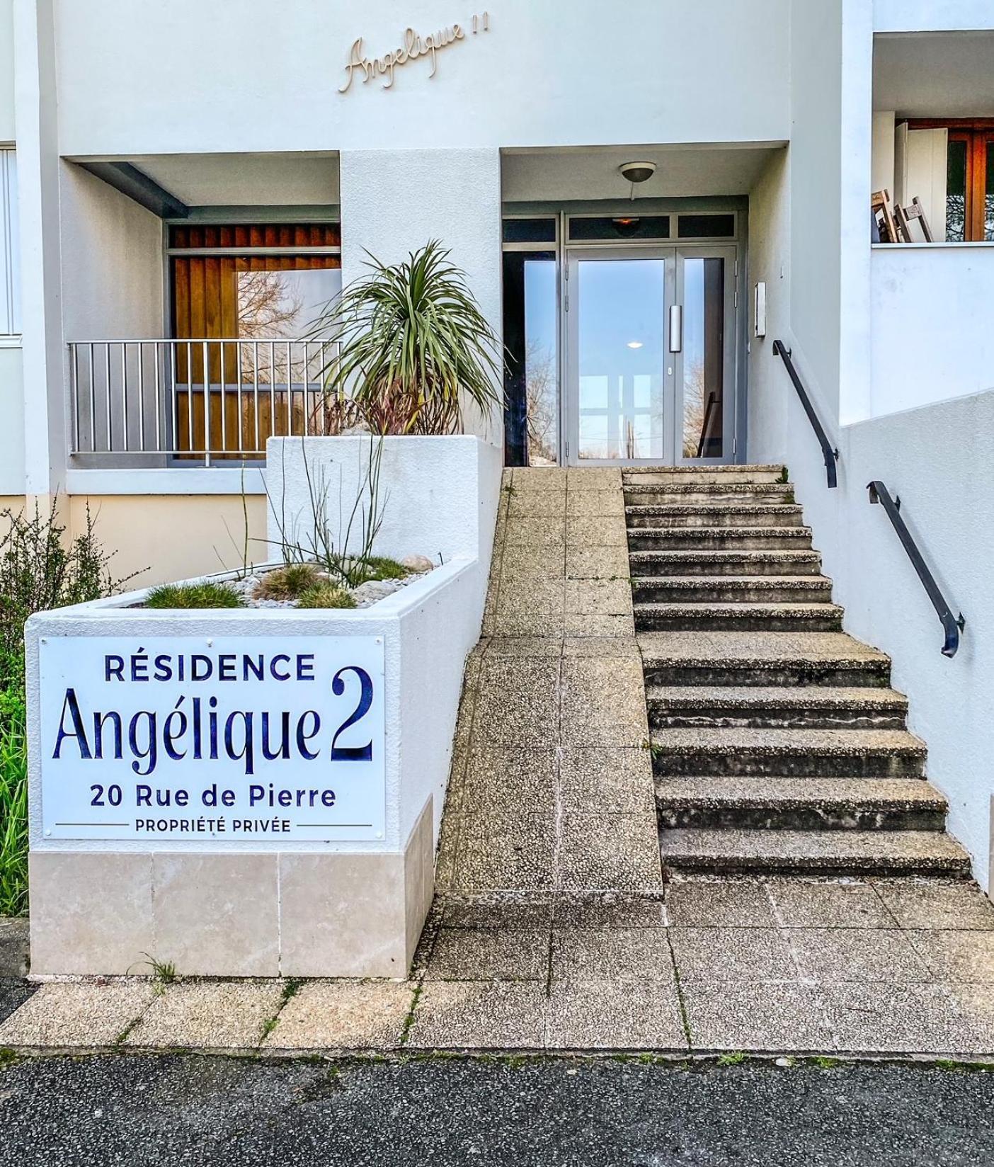 Appartamento T3 Moderne Avec Balcon Terrasse Et Parking Gratuit Niort Esterno foto