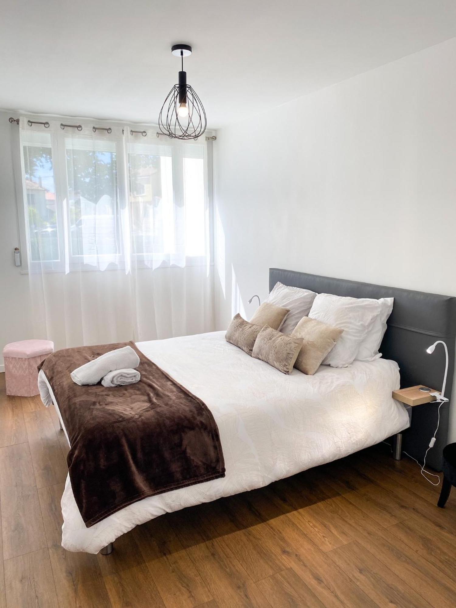Appartamento T3 Moderne Avec Balcon Terrasse Et Parking Gratuit Niort Esterno foto