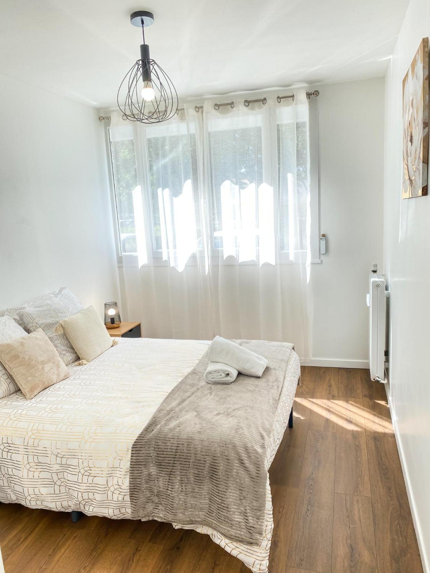 Appartamento T3 Moderne Avec Balcon Terrasse Et Parking Gratuit Niort Esterno foto
